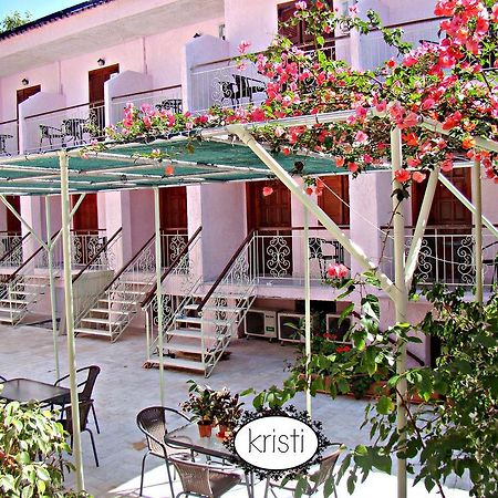Apartament Kristi Poros  Zewnętrze zdjęcie